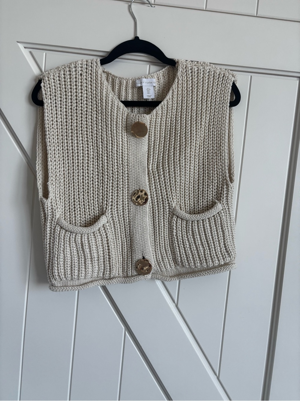 House of Harlow 1960 Cream Chunky Knit Button Vest